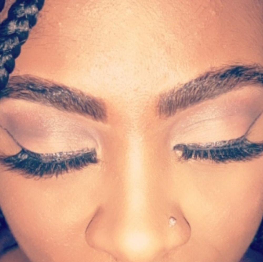 Lashes - Picture 3 of 4